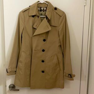 Burberry trench short coat